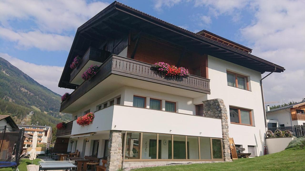 Pension Tirol San Valentino alla Muta Luaran gambar