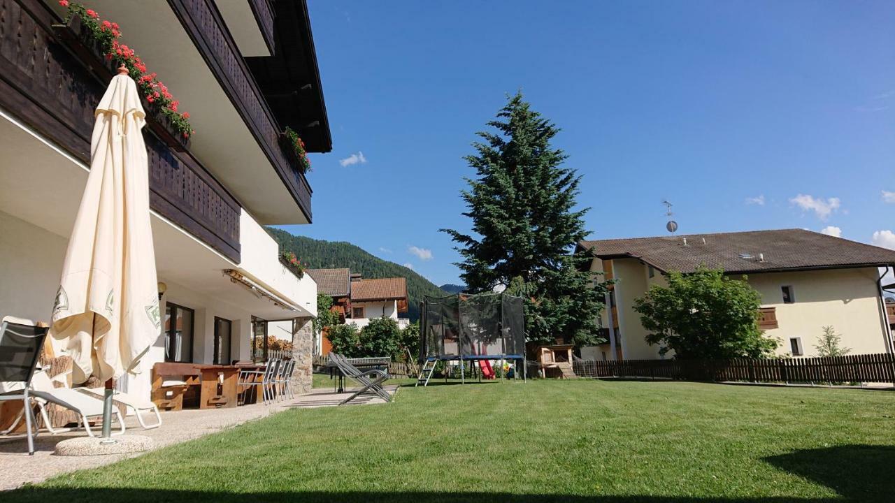 Pension Tirol San Valentino alla Muta Luaran gambar